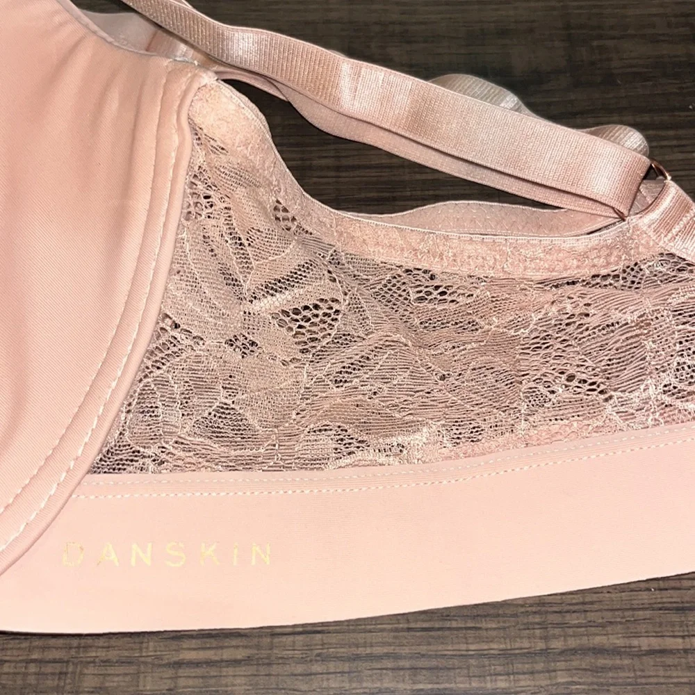Danskin underwire lace